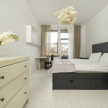 Апартаменти Pawlowa Stylish With Balcony & Office By Renters
