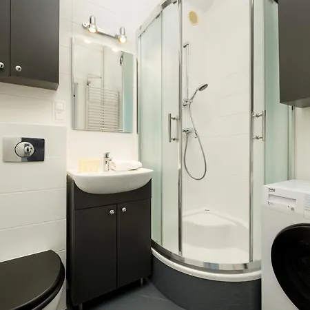 Pawlowa Stylish With Balcony & Office By Renters 아파트